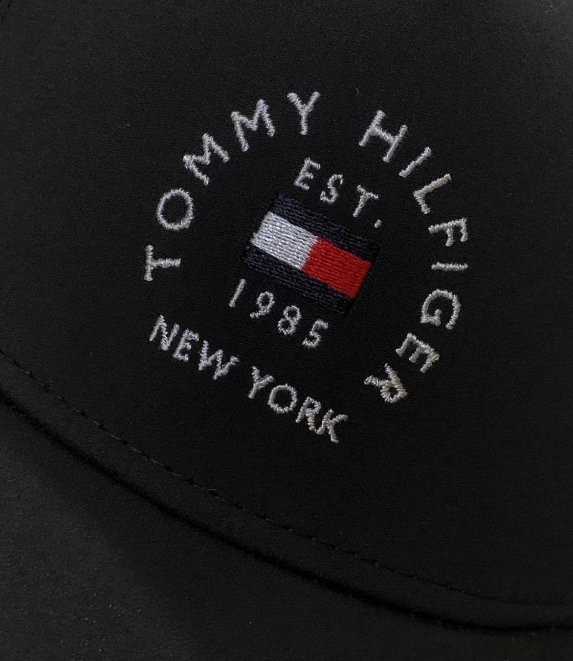 Tommy Hilfiger 105